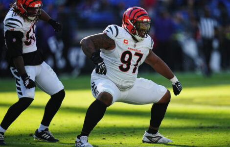 Burrow throws 4 TD passes as Bengals storm past Jackson-less Ravens in 2nd half of 35-13 win